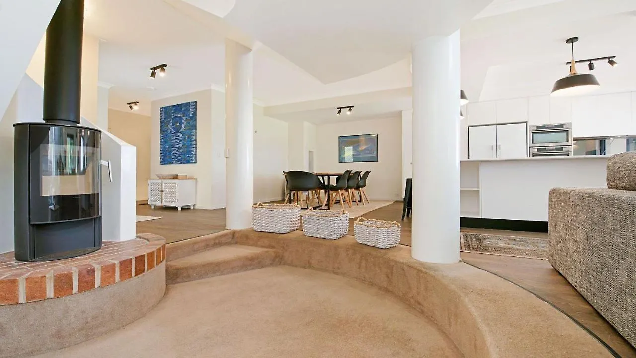 Seabreezes & Ocean Views Villa Caloundra